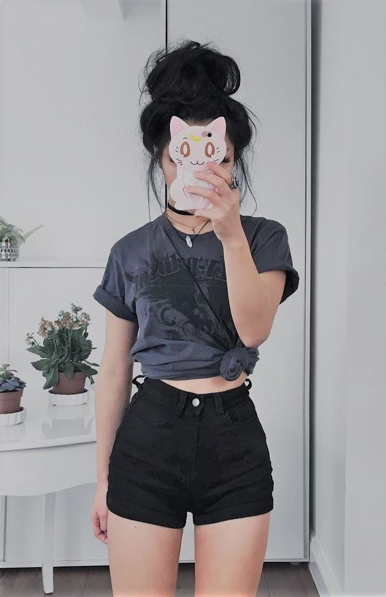 How to Wear High-Waisted Shorts How to Wear High-Waisted Shorts